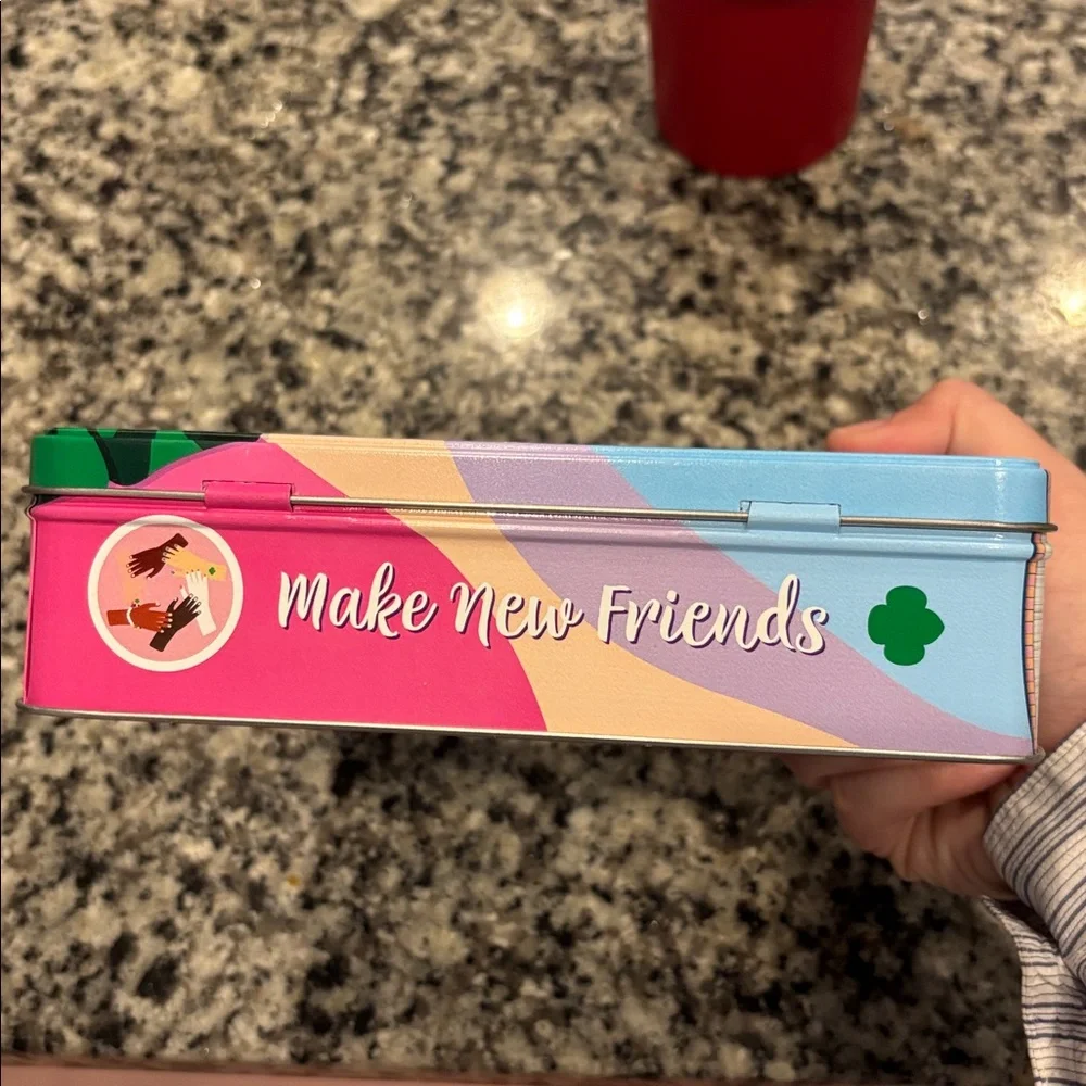 Girl Scouts Make New Friends Tin EUC